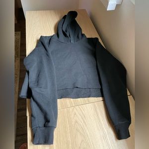 BRANDY MELVILLE cropped hoodie